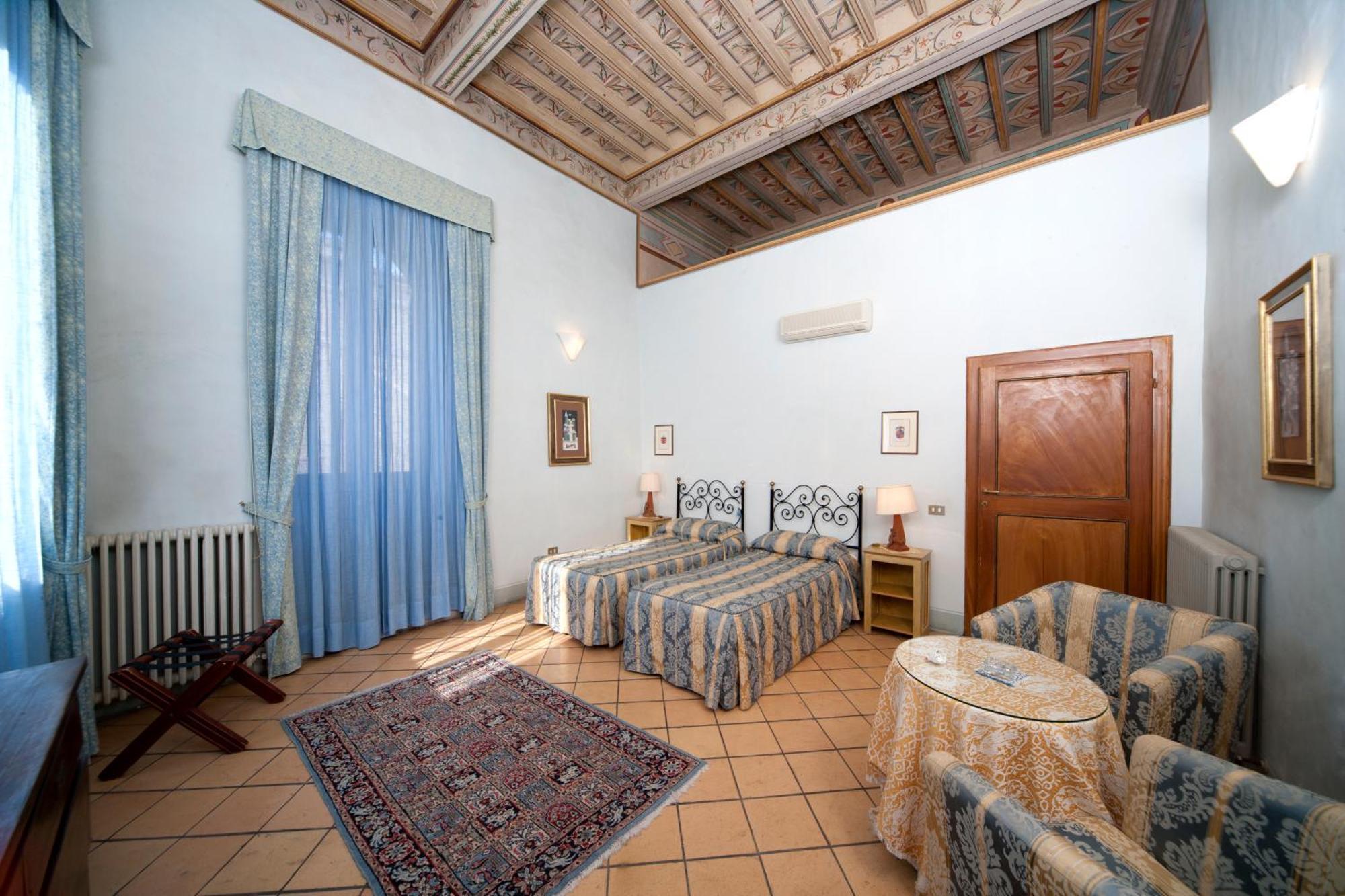 Hotel Palazzo Dragoni à Spolète Extérieur photo
